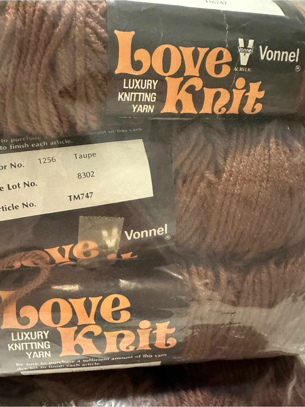Vonnel Love Knit Luxury Knitting Yarn, Taupe Acrylic 4-Ply 6 Skein Lot TM747